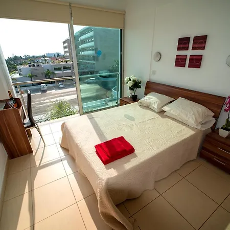 Coralli Beachfront With Breathtaking Sea Views *