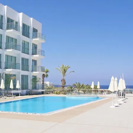 Coralli Beachfront With Breathtaking Sea Views شقة